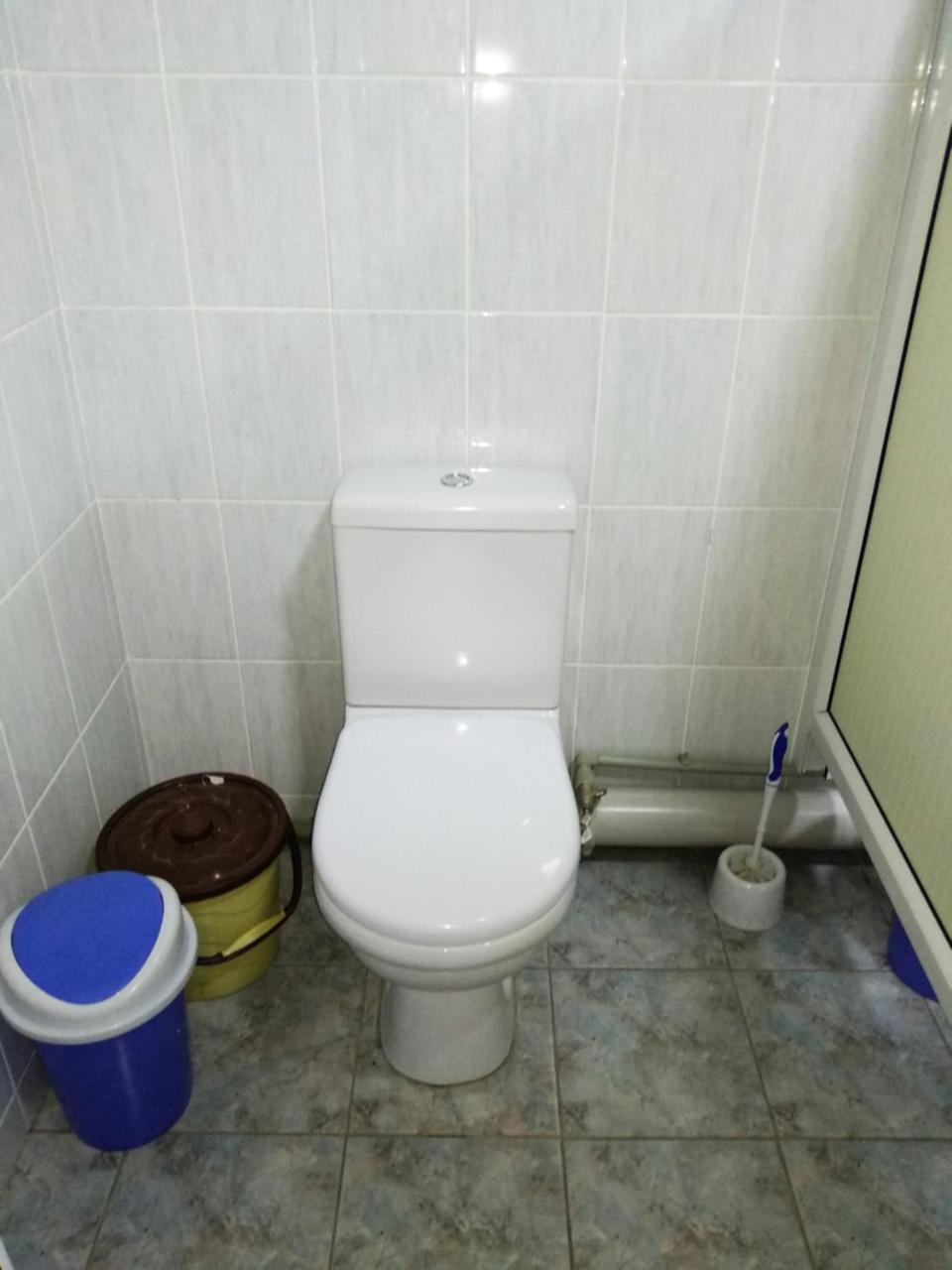 Medi Guest House Osh Bagian luar foto