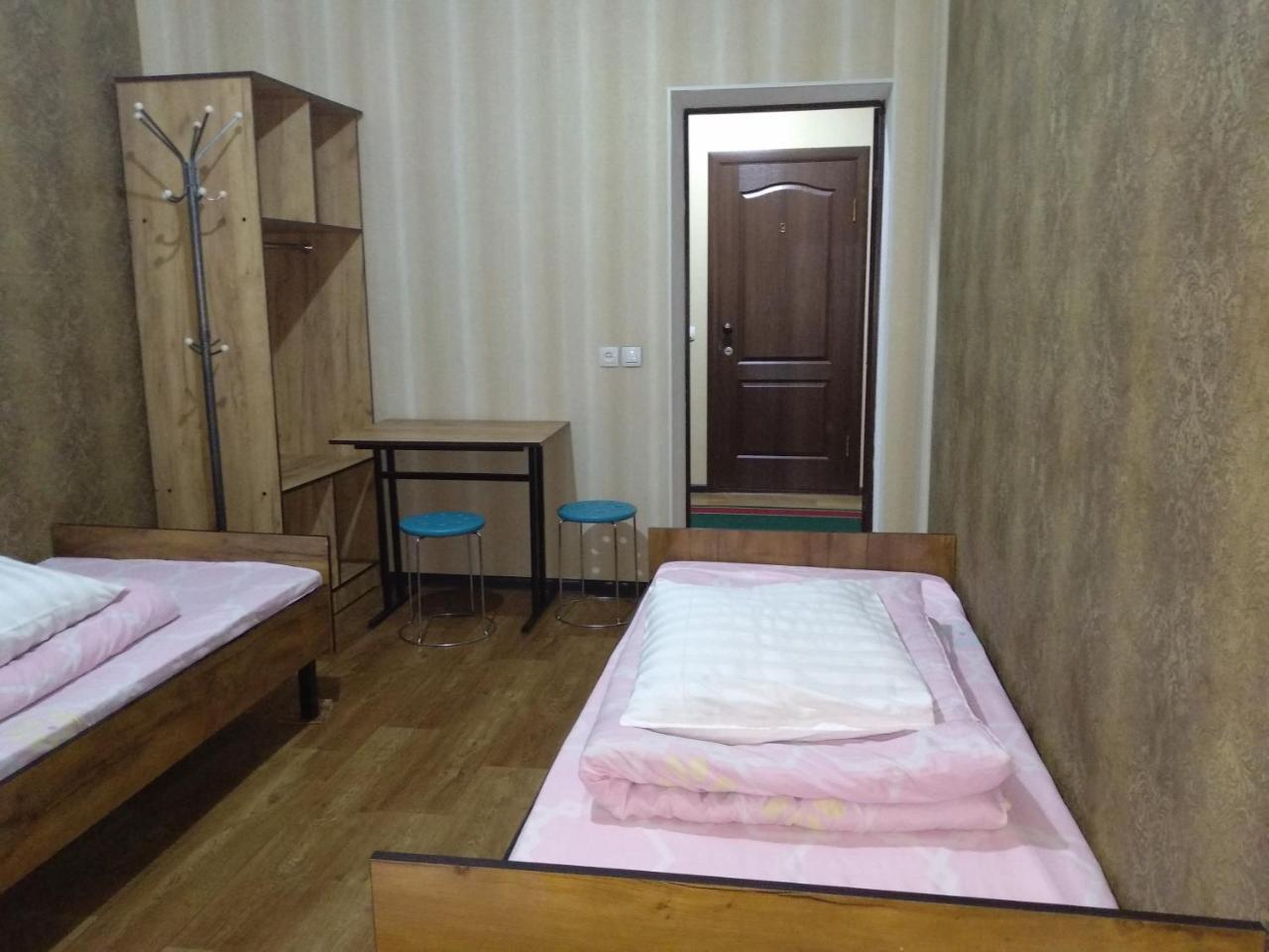 Medi Guest House Osh Bagian luar foto