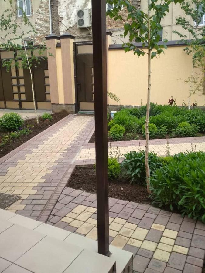 Medi Guest House Osh Bagian luar foto