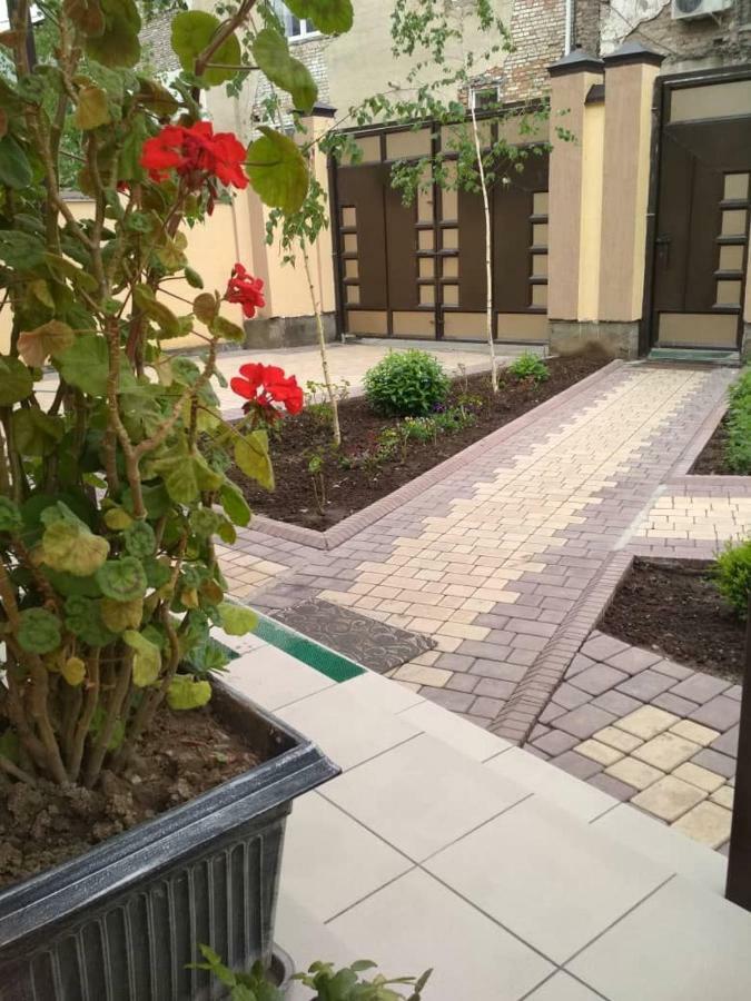 Medi Guest House Osh Bagian luar foto