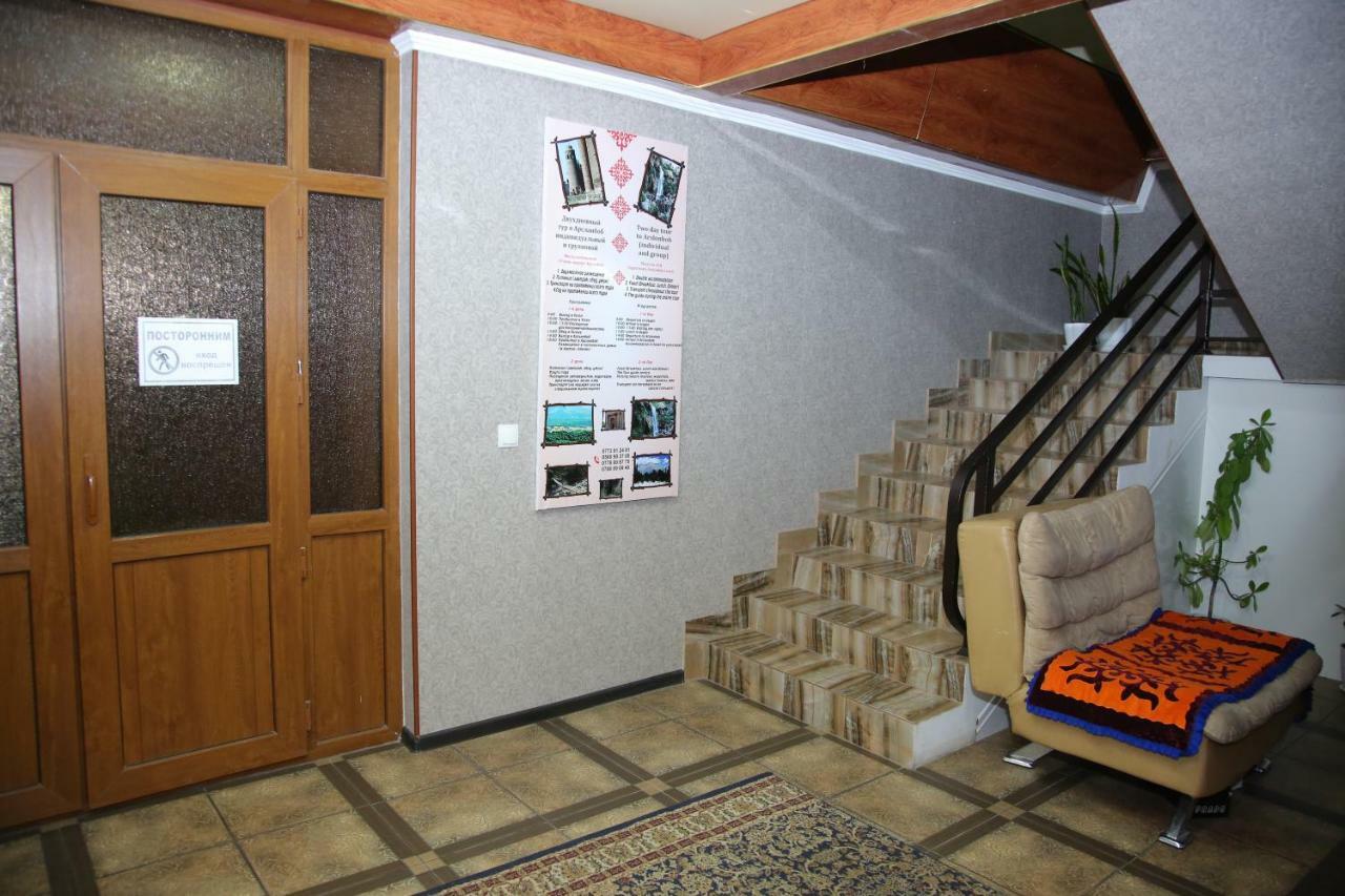 Medi Guest House Osh Bagian luar foto