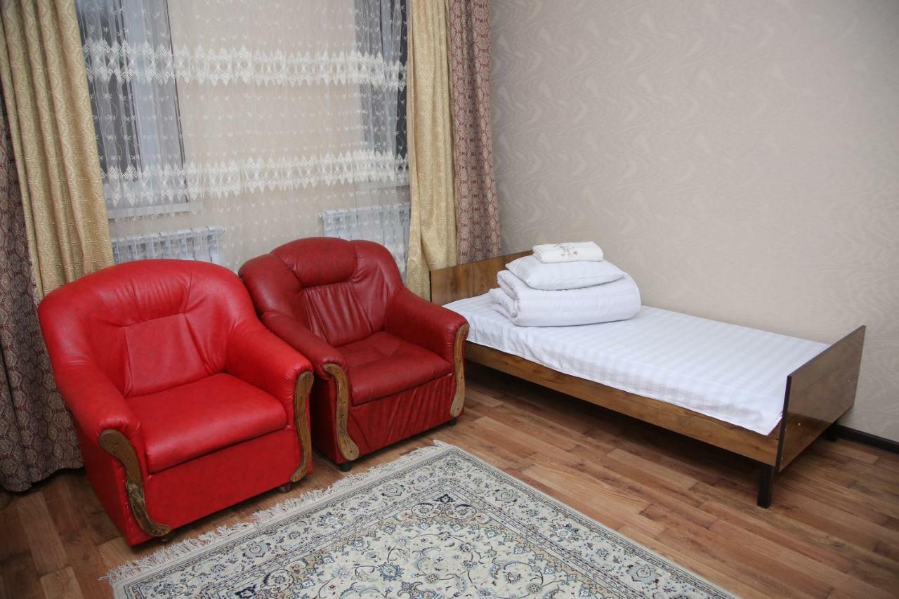 Medi Guest House Osh Bagian luar foto